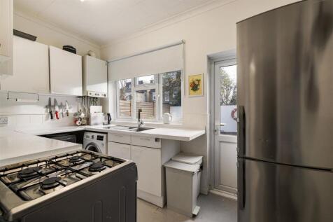 Central Park Road E6