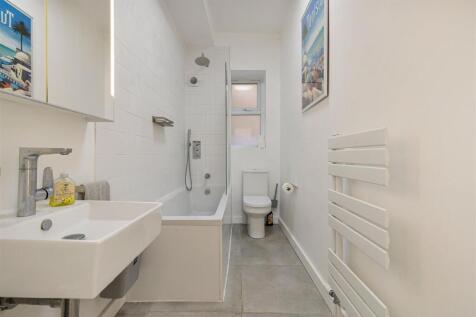 Central Park Road E6