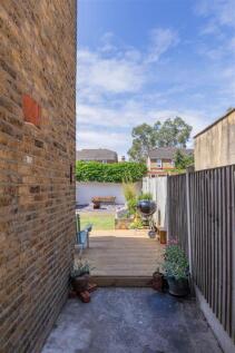 Shrewsbury Road, E7