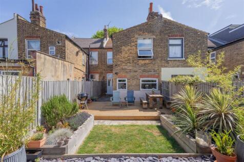 Shrewsbury Road, E7