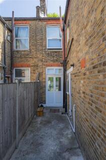Shrewsbury Road, E7