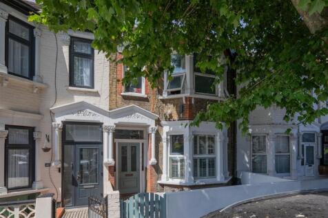 Shrewsbury Road, E7