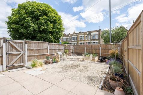 Forest Road, E11
