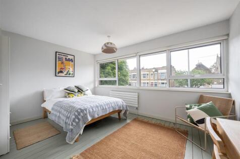 Forest Road, E11