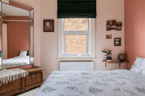 Spratt Hall Road E11