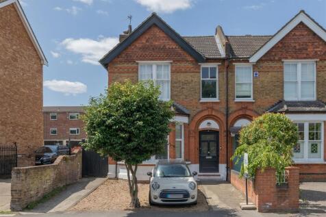 Spratt Hall Road E11