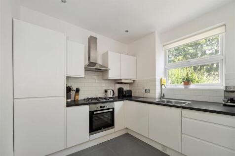 Cavendish Drive E11