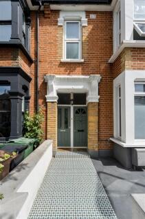 Cavendish Drive E11