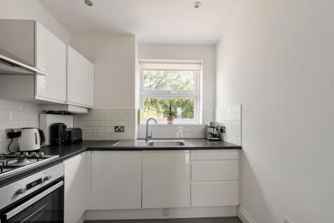 Cavendish Drive E11
