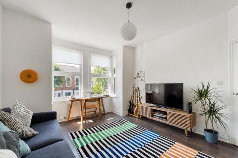 Cavendish Drive E11