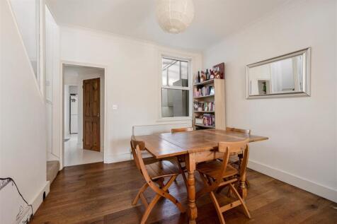 Oakdale Road E11