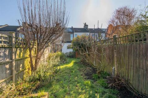 Oakdale Road E11