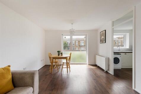 Carnarvon Road E15