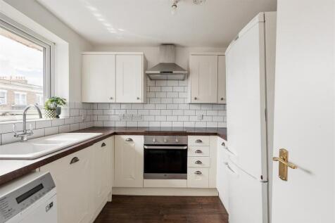 Carnarvon Road E15