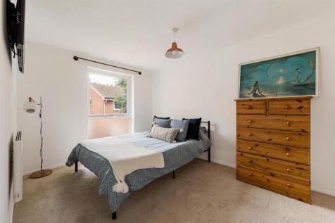 Carnarvon Road E15