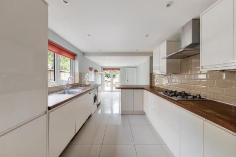 Odessa Road, E7