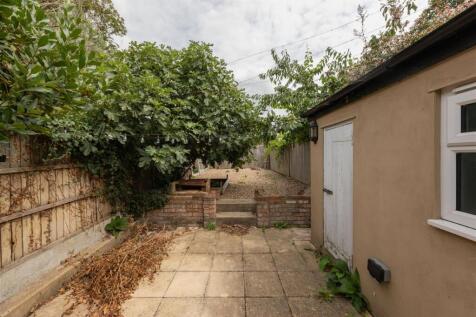 Odessa Road, E7