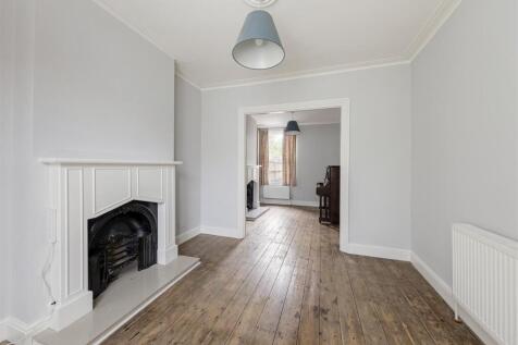 Odessa Road, E7