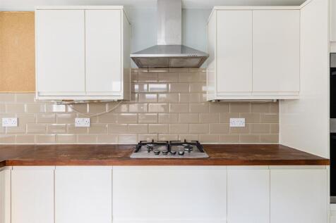 Odessa Road, E7