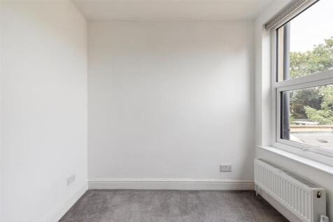Odessa Road, E7