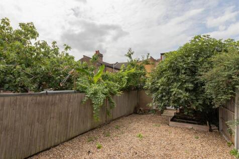 Odessa Road, E7
