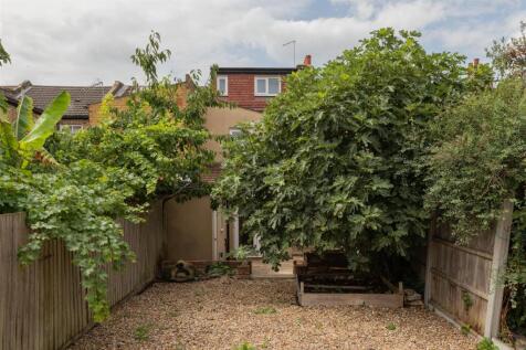 Odessa Road, E7