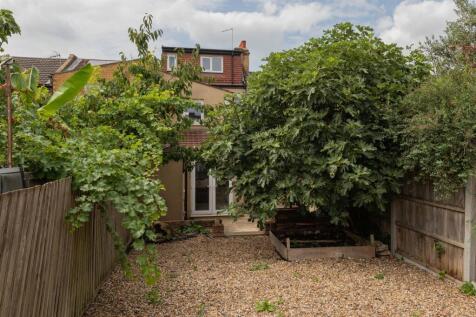Odessa Road, E7