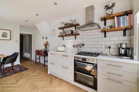 Capel Road, E7