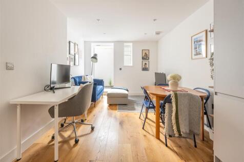 Living-Area-3.jpg