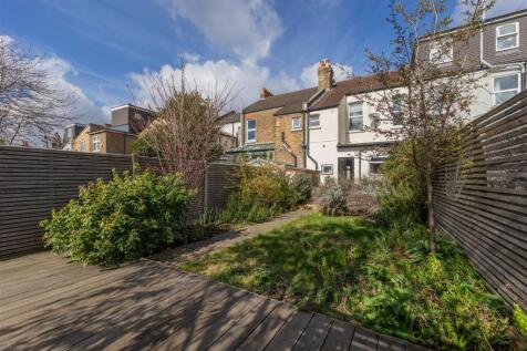 South Esk Road E7