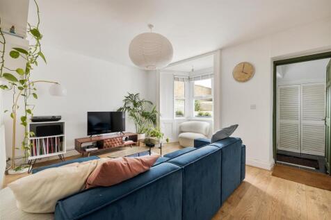 Carnarvon Road, E15