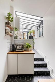 Carnarvon Road, E15