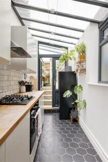 Carnarvon Road, E15