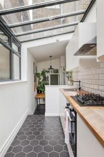 Carnarvon Road, E15