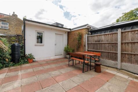 Carnarvon Road, E15