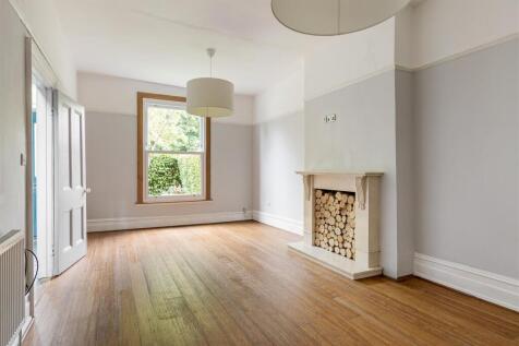 Hampton Road, E7