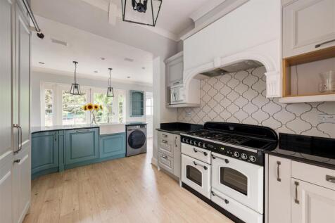 Hampton Road, E7
