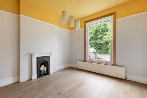 Hampton Road, E7