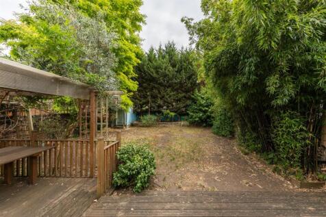 Hampton Road, E7