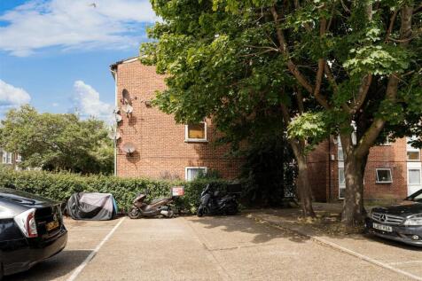 Carnarvon Road, E15