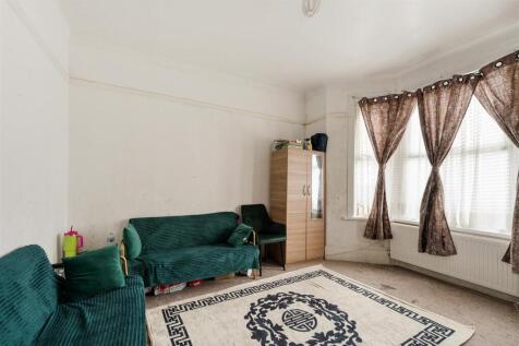 Milton Avenue, E6
