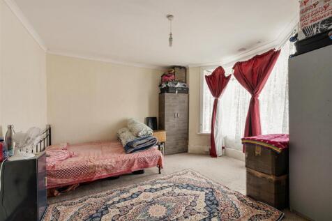 Milton Avenue, E6