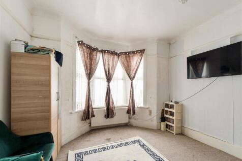 Milton Avenue, E6