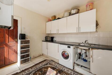 Milton Avenue, E6