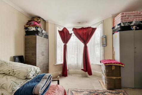 Milton Avenue, E6