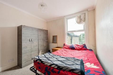 Milton Avenue, E6