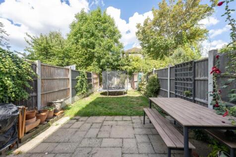 Wadley Street, E11