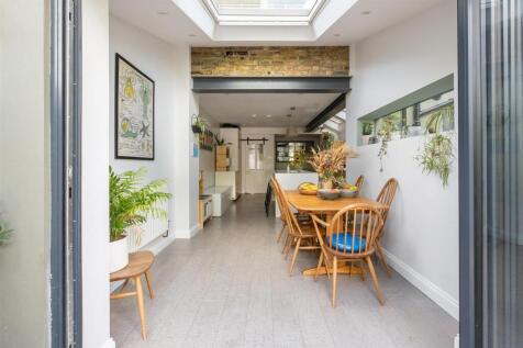 Wadley Street, E11