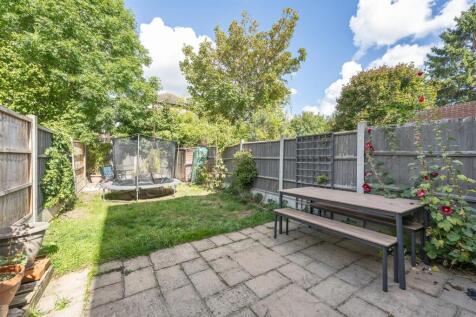 Wadley Street, E11