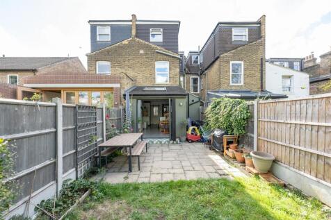 Wadley Street, E11